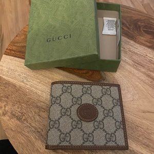 Authentic Gucci Men’s Wallet
